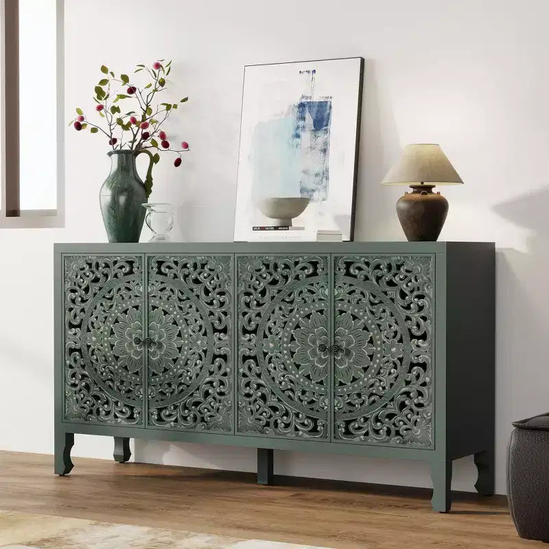 Buffetschrank mit Stauraum, rustikaler Aufbewahrungsschrank mit 4 geschnitzten Türen und verstellbarem Einlegeboden, Sideboard aus Holz als Akzentmöbel