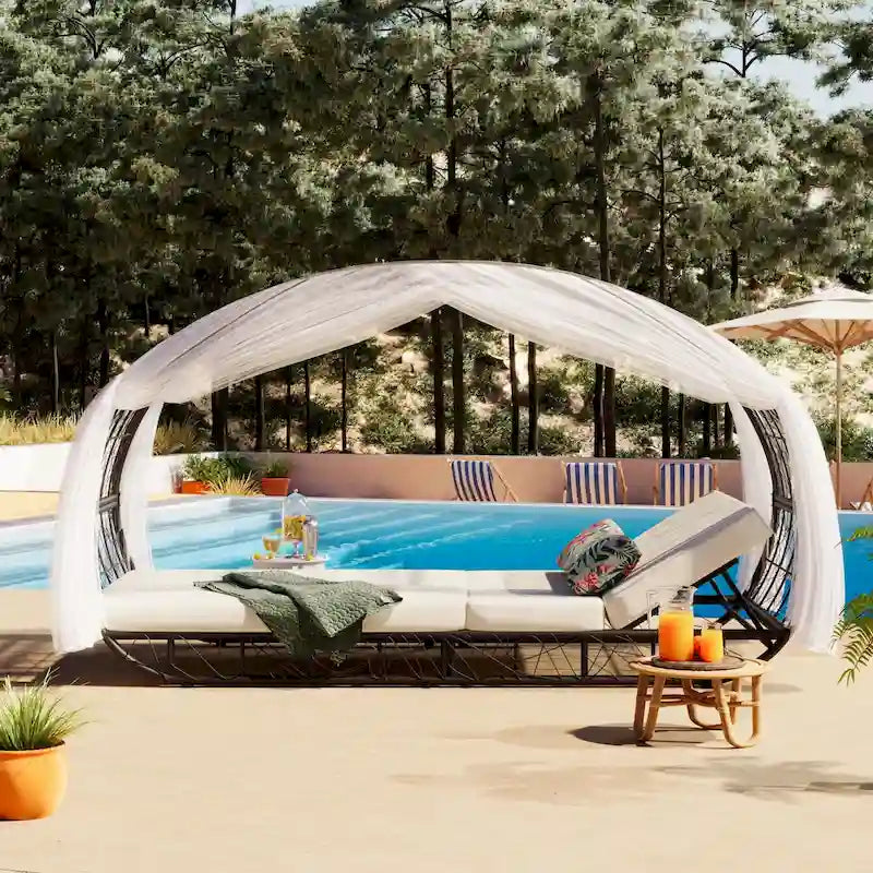 Oaks Aura Outdoor, Sonnenliege mit Polster, Vorhang und buntem Kissen, Lounge-Sessel aus Korbgeflecht, verstellbare Gartenliegen