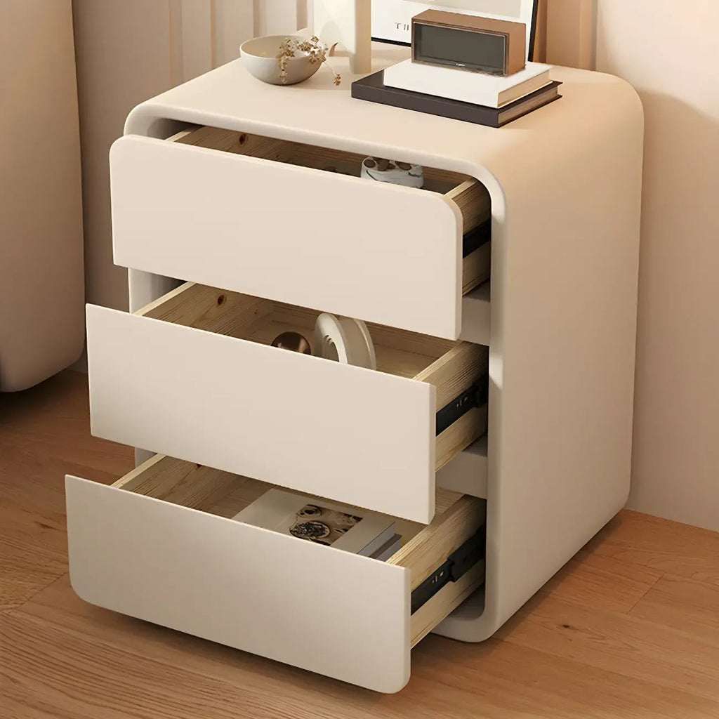 Skandinavischer schmaler Nachttisch aus Holz
