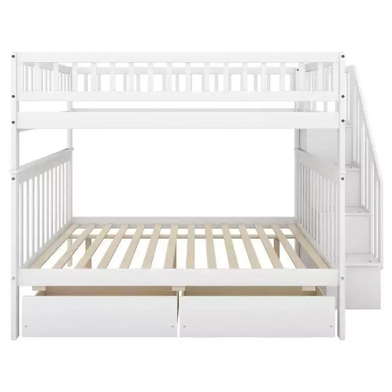 Etagenbett mit zwei Full-Size-Liegeflächen, Schubladen und Treppe mit Stauraum