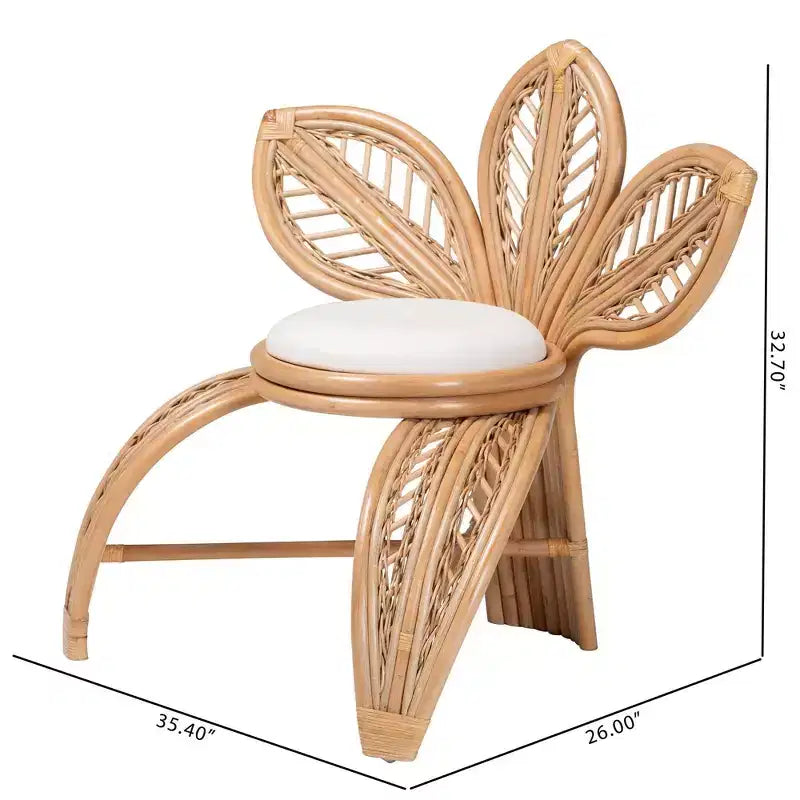 bali & pari Gresham Akzentsessel mit natürlichen Rattanblättern Weiß/Naturbraun: Handgefertigt, mit Schaumstoffpolsterung, keine Montage erforderlich
