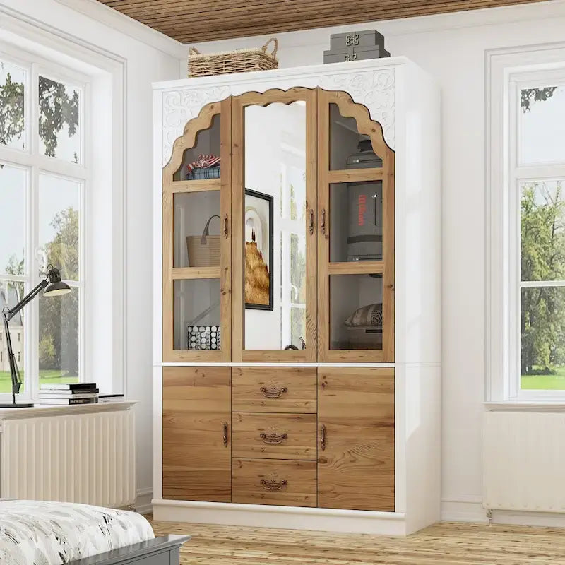 Vintage-inspiriertes zweiteiliges Kleiderschrank-Set mit Metallakzenten