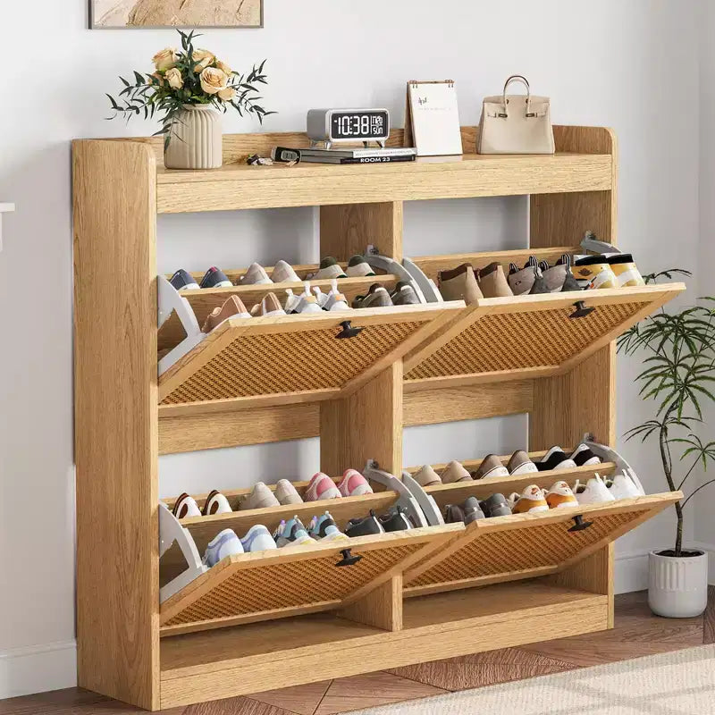 Schuhschrank mit 4 Klappfächern, Schuhschrank aus Holz mit Rattantüren und verstellbaren Einlegeböden – freistehender Schuh-Organizer