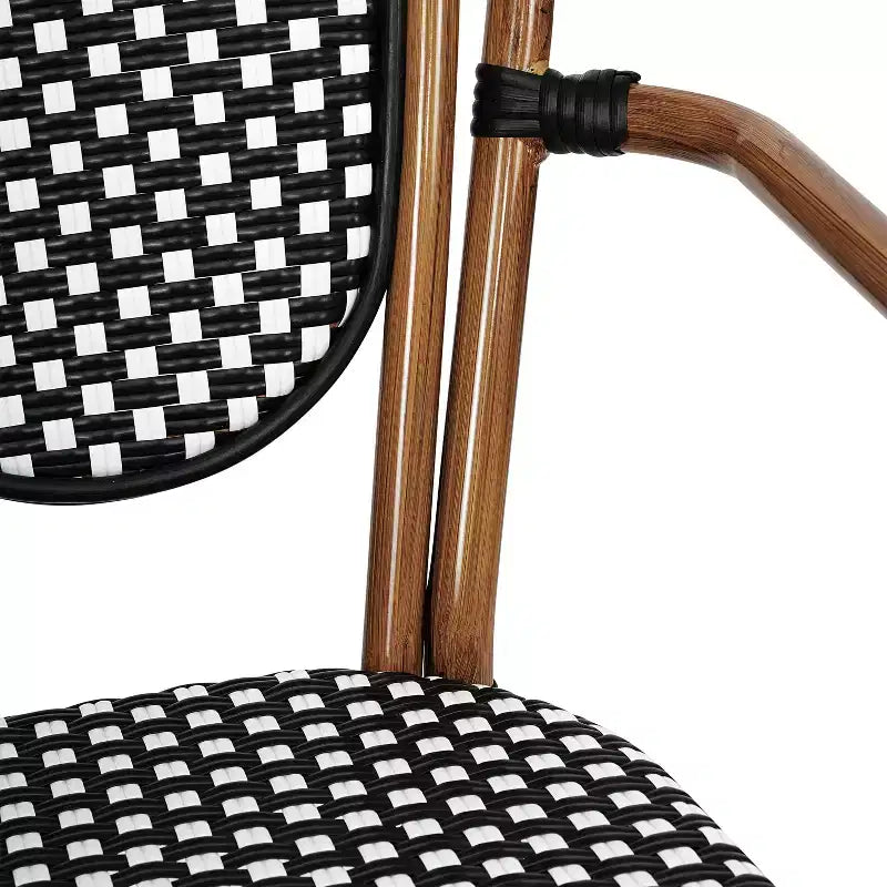 Flash Furniture 4er-Set Lourdes Indoor/Outdoor Gastro-Bistro-Stapelstuhl mit Armlehnen im Thonet-Stil, PE-Rattan und Aluminiumgestell