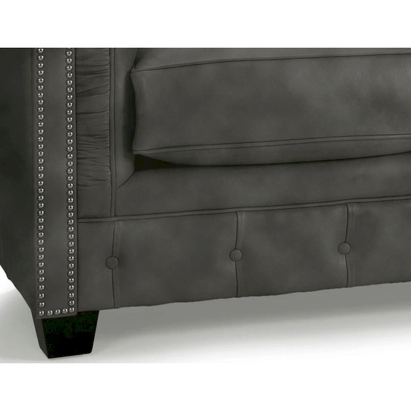 Hancock Chesterfield-Sofa mit Tufting aus genarbtem italienischem Leder – 79 H x 218 B x 102 T (cm)
