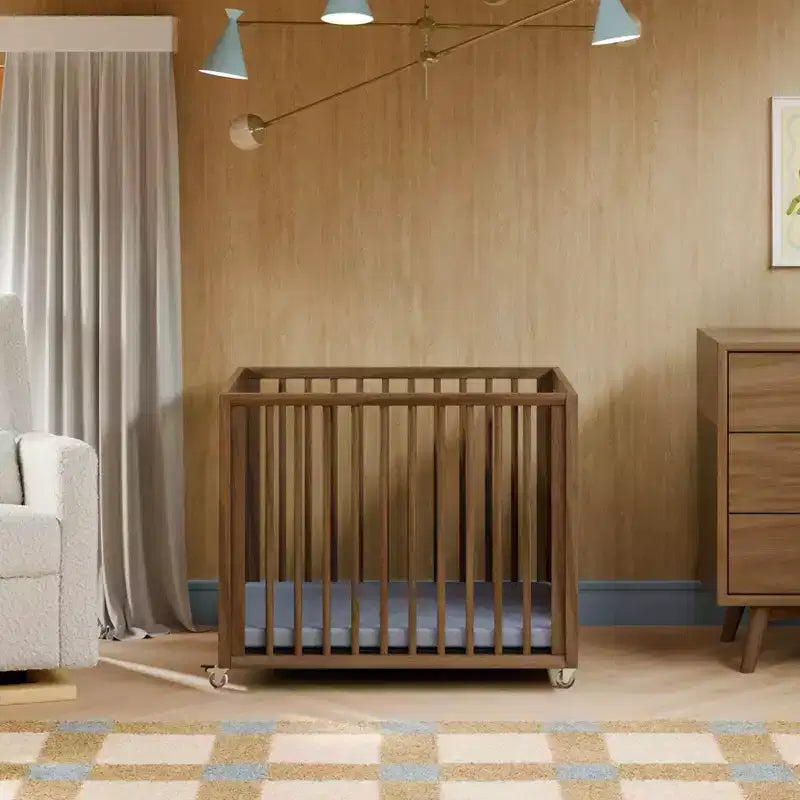 Babyletto Palma 8-in-1 wandelbares Kinderbett für alle Wachstumsphasen mit Beistellbett- und Kleinkindbett-Sets