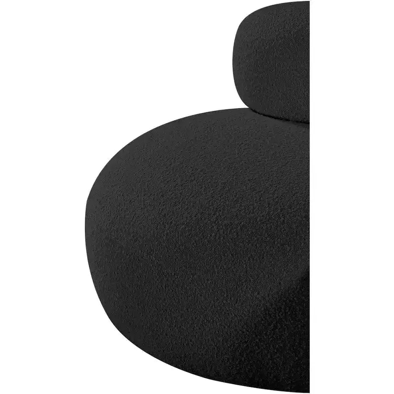 Meridian Furniture Venti Stuhl aus Bouclé-Stoff