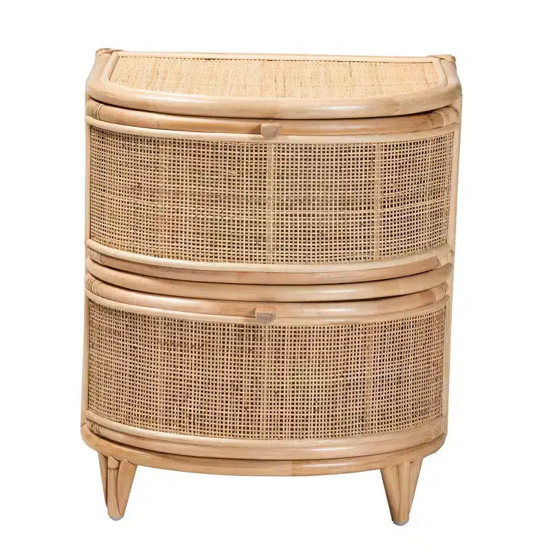 bali & pari Oleta moderner Nachttisch im Boho-Stil aus natürlichem Rattan in Braun mit 2 Schubladen