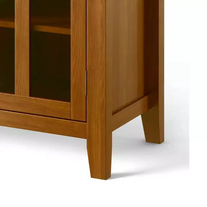 Stratford Hoher TV-Ständer aus Massivholz für TVs bis zu 55 Zoll – WyndenHall