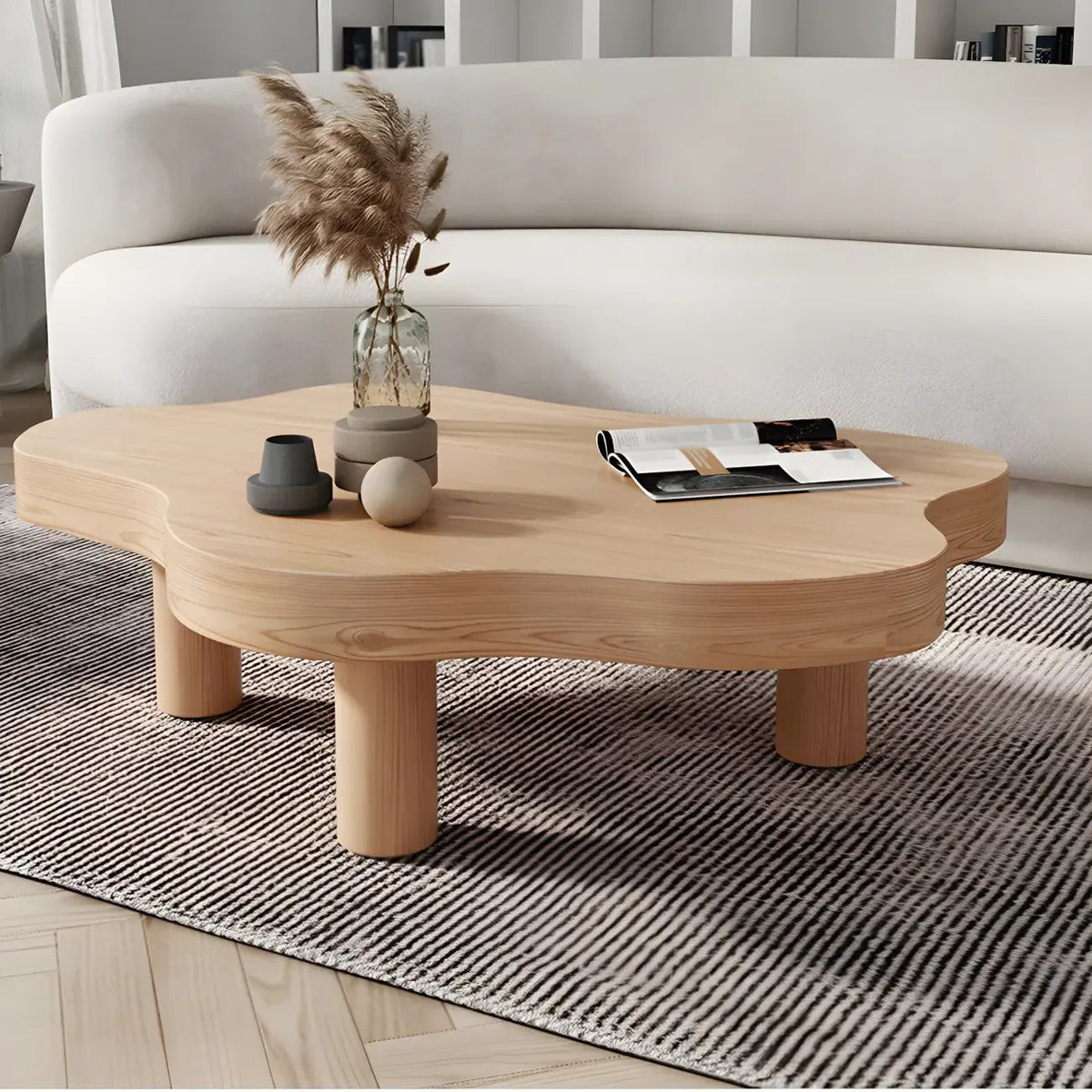 Natürlicher, wolkenförmiger Couchtisch aus Kiefernholz mit 3 Beinen