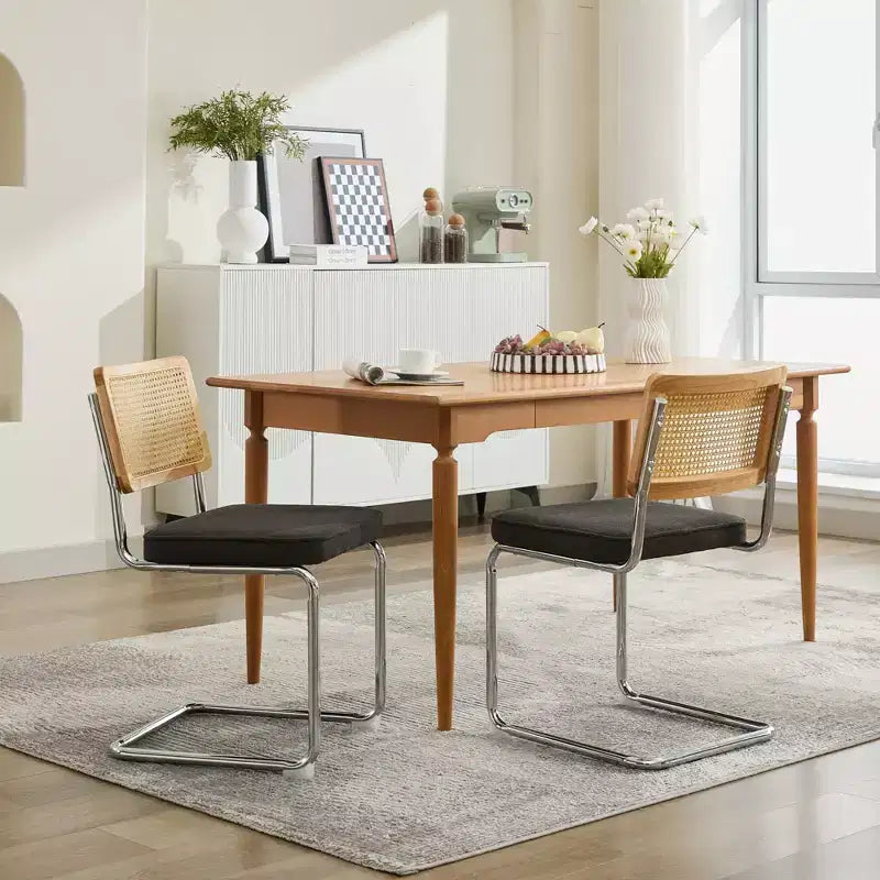 2 Stück moderne Esszimmerstühle mit Leinenbezug, Rattanstuhlücken und Chromgestell