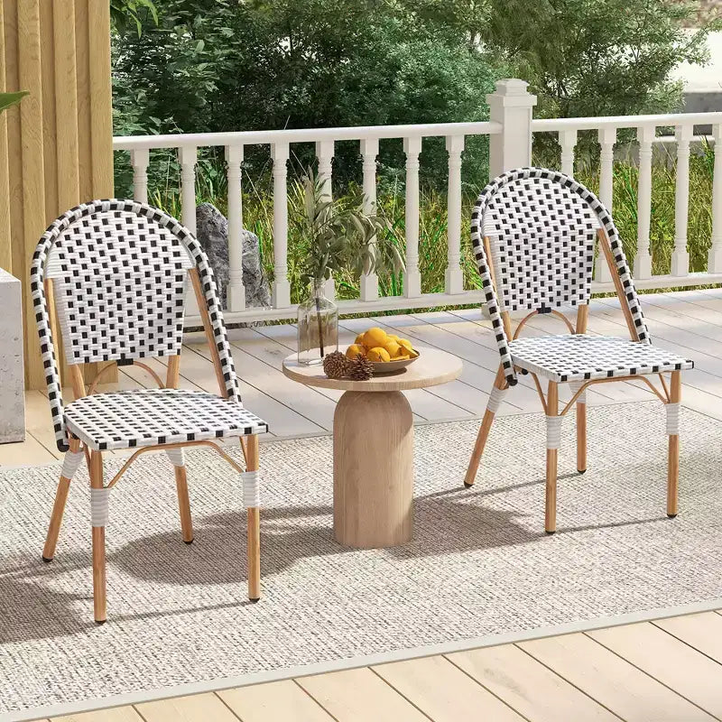 Costway Französischer Bistrostuhl 4er-Set mit handgeflochtenem Rattan und verzinktem Metallrahmen für den Außenbereich