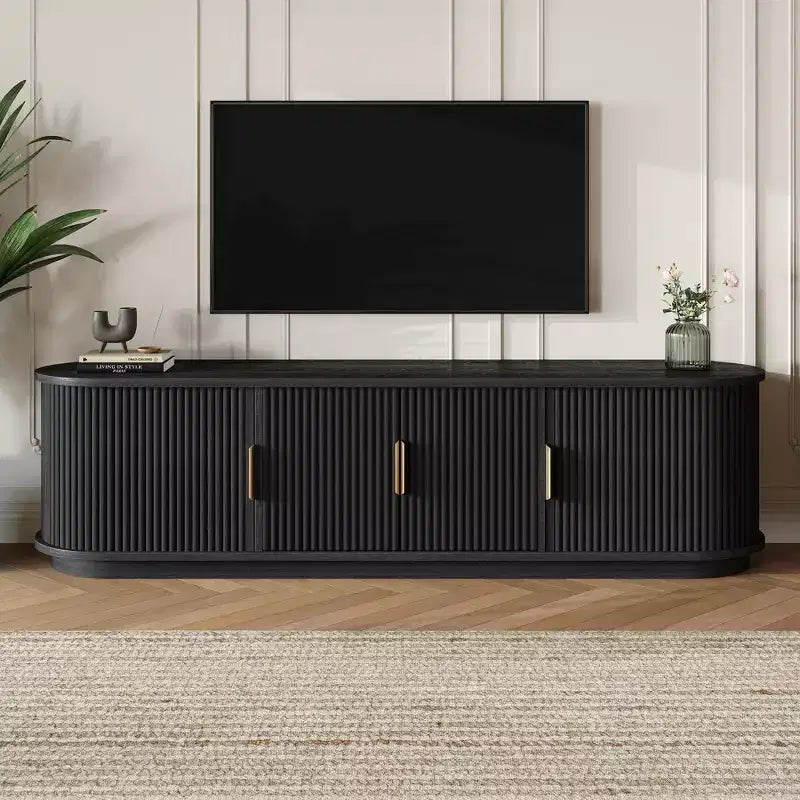 GDFStudio Roy Bauernhaus-TV-Ständer aus Holz mit verschiebbarer Rollladentür und verstellbarem Stauraum
