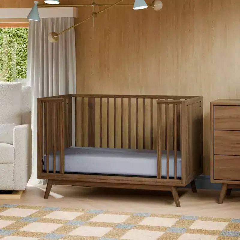 Babyletto Palma 8-in-1 wandelbares Kinderbett für alle Wachstumsphasen mit Beistellbett- und Kleinkindbett-Sets