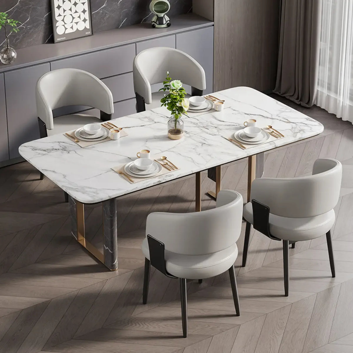 Modern gepolsterter Esszimmerstuhl in Glam-Optik mit Lederbezug