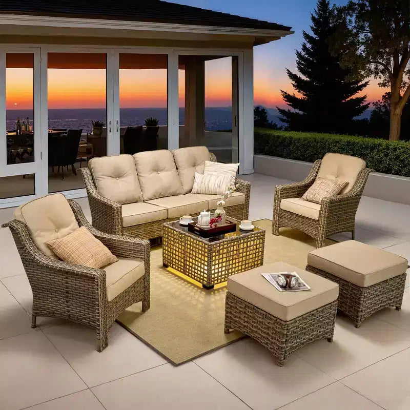 HOMLUX 6-teiliges Terrassen-Loungeset aus Polyrattan mit 3-Sitzer-Sofa und Polstern, Rattanstühlen, Hockern und Couchtisch