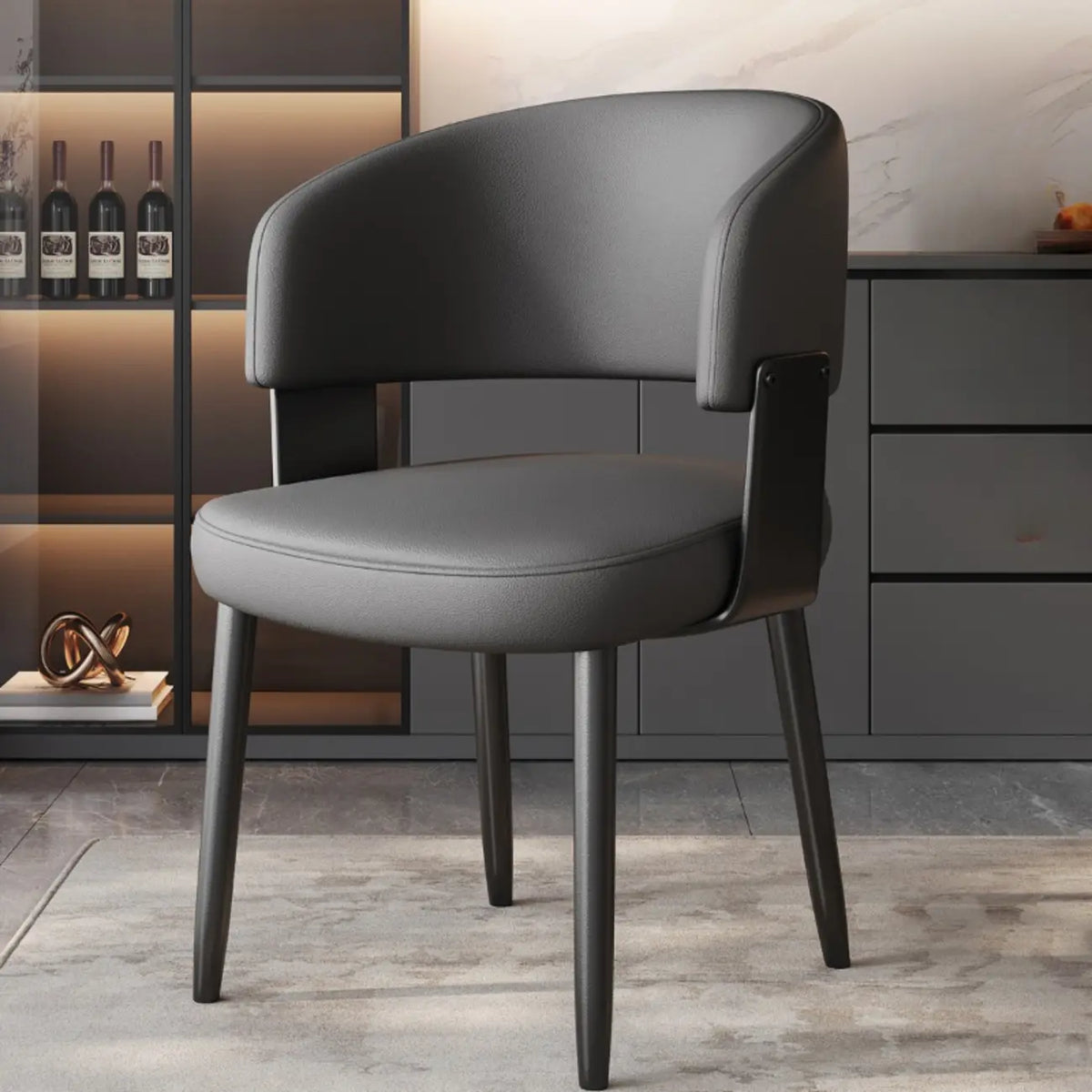 Modern gepolsterter Esszimmerstuhl in Glam-Optik mit Lederbezug