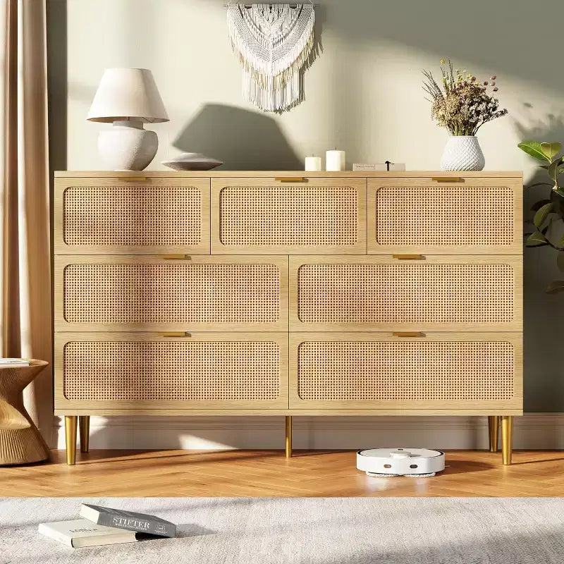 Rattan Kommode mit 7 Schubladen für das Schlafzimmer, hoher Schrank mit tiefen Schubladen, große Kommode für den Kleiderschrank mit breiter Ablagefläche, Holzkommode für das Wohnzimmer
