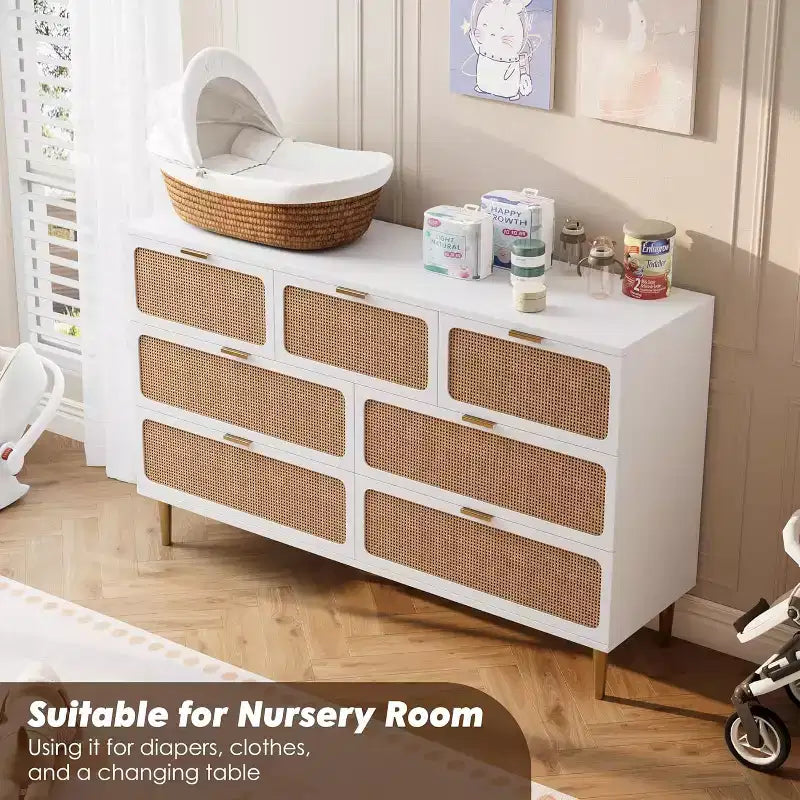 Rattan Kommode mit 7 Schubladen für das Schlafzimmer, hoher Schrank mit tiefen Schubladen, große Kommode für den Kleiderschrank mit breiter Ablagefläche, Holzkommode für das Wohnzimmer