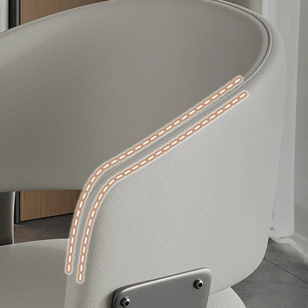 Modern gepolsterter Esszimmerstuhl in Glam-Optik mit Lederbezug
