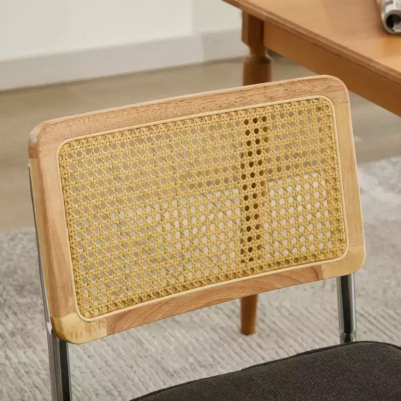 2 Stück moderne Esszimmerstühle mit Leinenbezug, Rattanstuhlücken und Chromgestell