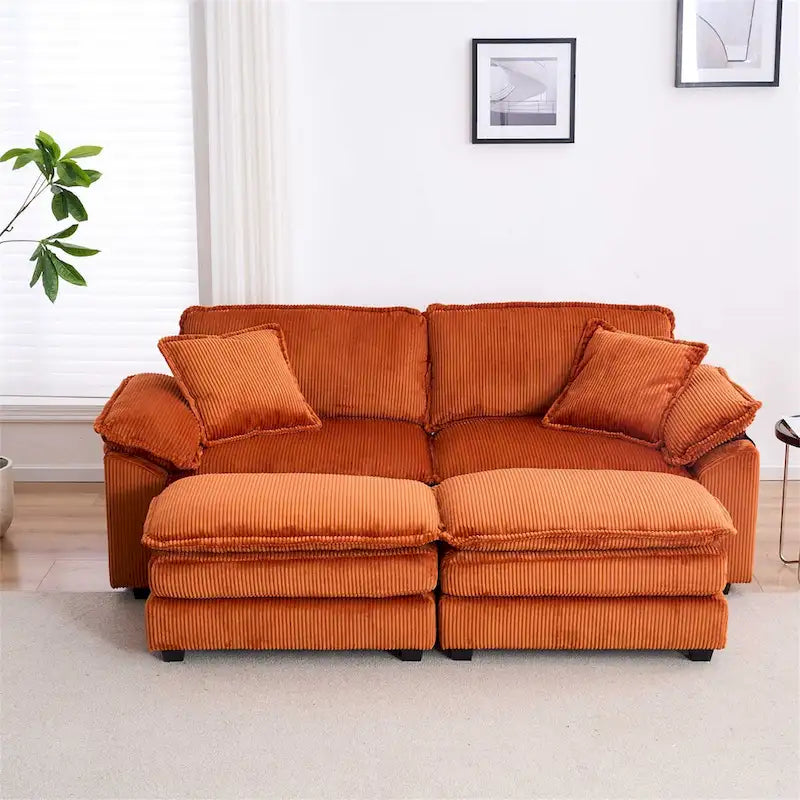 Modernes 2-Sitzer-Sofa aus Cord mit 4 Stützkissen und 2 Hockern