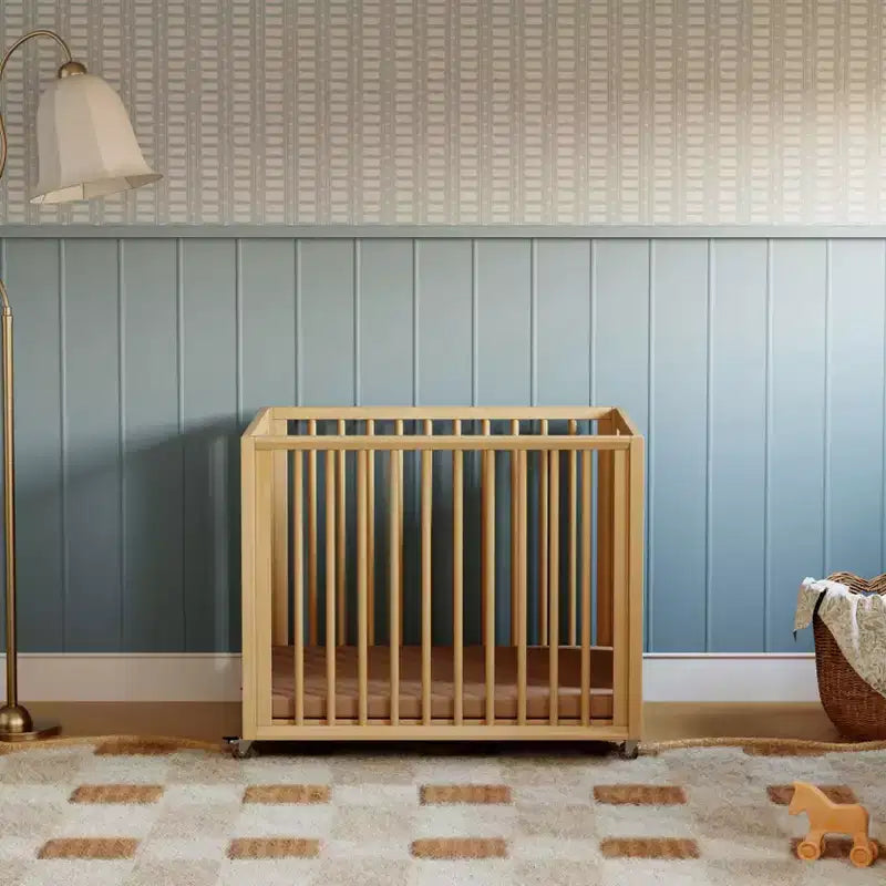 Babyletto Palma 8-in-1 wandelbares Kinderbett für alle Wachstumsphasen mit Beistellbett- und Kleinkindbett-Sets