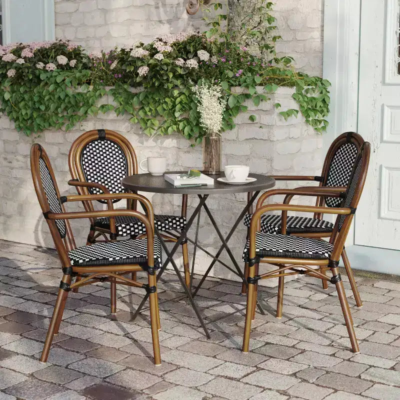 Flash Furniture 4er-Set Lourdes Indoor/Outdoor Gastro-Bistro-Stapelstuhl mit Armlehnen im Thonet-Stil, PE-Rattan und Aluminiumgestell