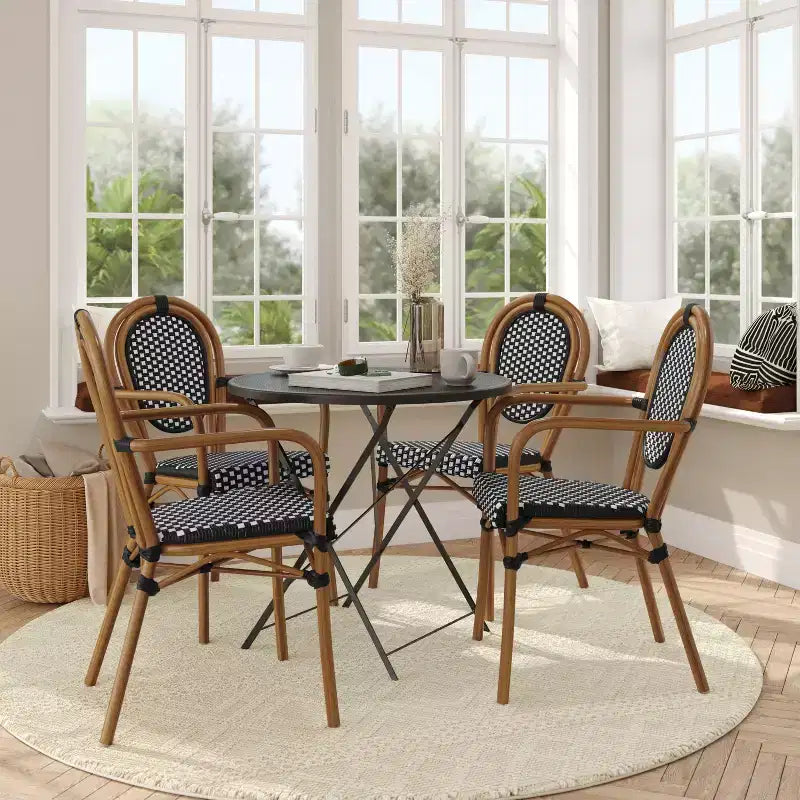 Flash Furniture 4er-Set Lourdes Indoor/Outdoor Gastro-Bistro-Stapelstuhl mit Armlehnen im Thonet-Stil, PE-Rattan und Aluminiumgestell