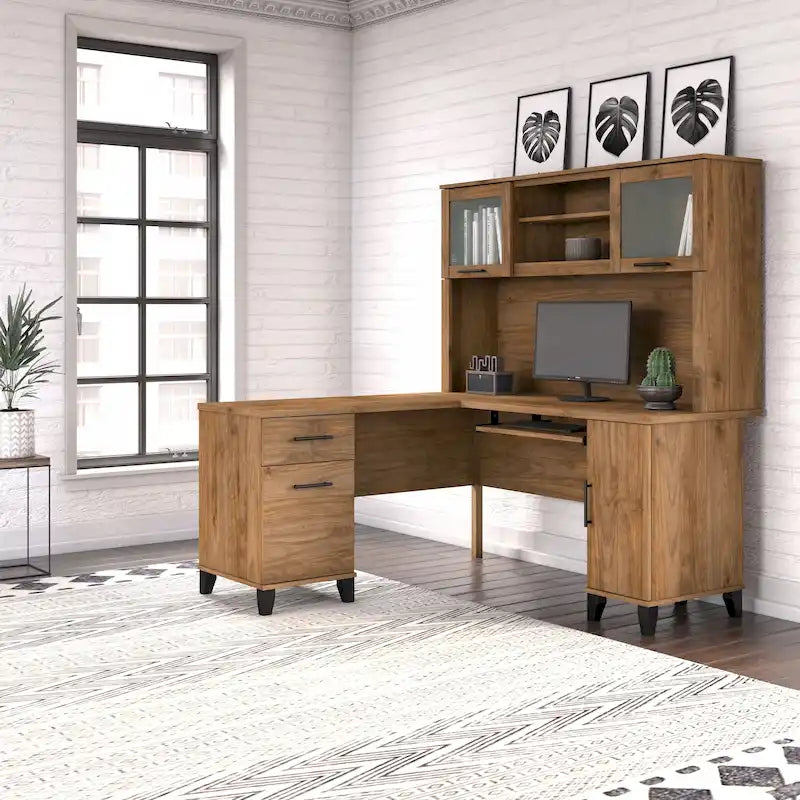Bush Furniture Somerset 60 Zoll breiter L-förmiger Schreibtisch mit Aufsatzregal und Stauraum