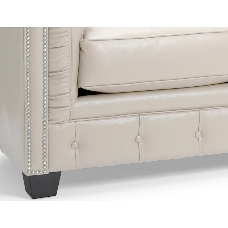 Hancock Chesterfield-Sofa mit Tufting aus genarbtem italienischem Leder – 79 H x 218 B x 102 T (cm)