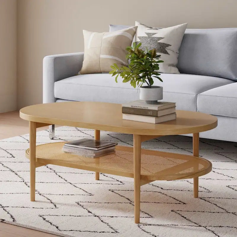 Nathan James Sonia Bohemian Couchtisch mit zwei ovalen Ebenen aus hellem Holz und Ablage aus Rattan