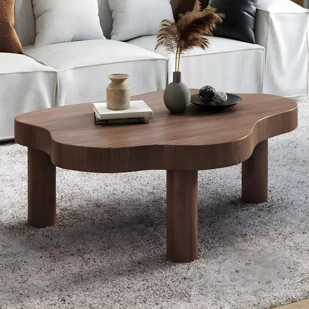 Natürlicher, wolkenförmiger Couchtisch aus Kiefernholz mit 3 Beinen