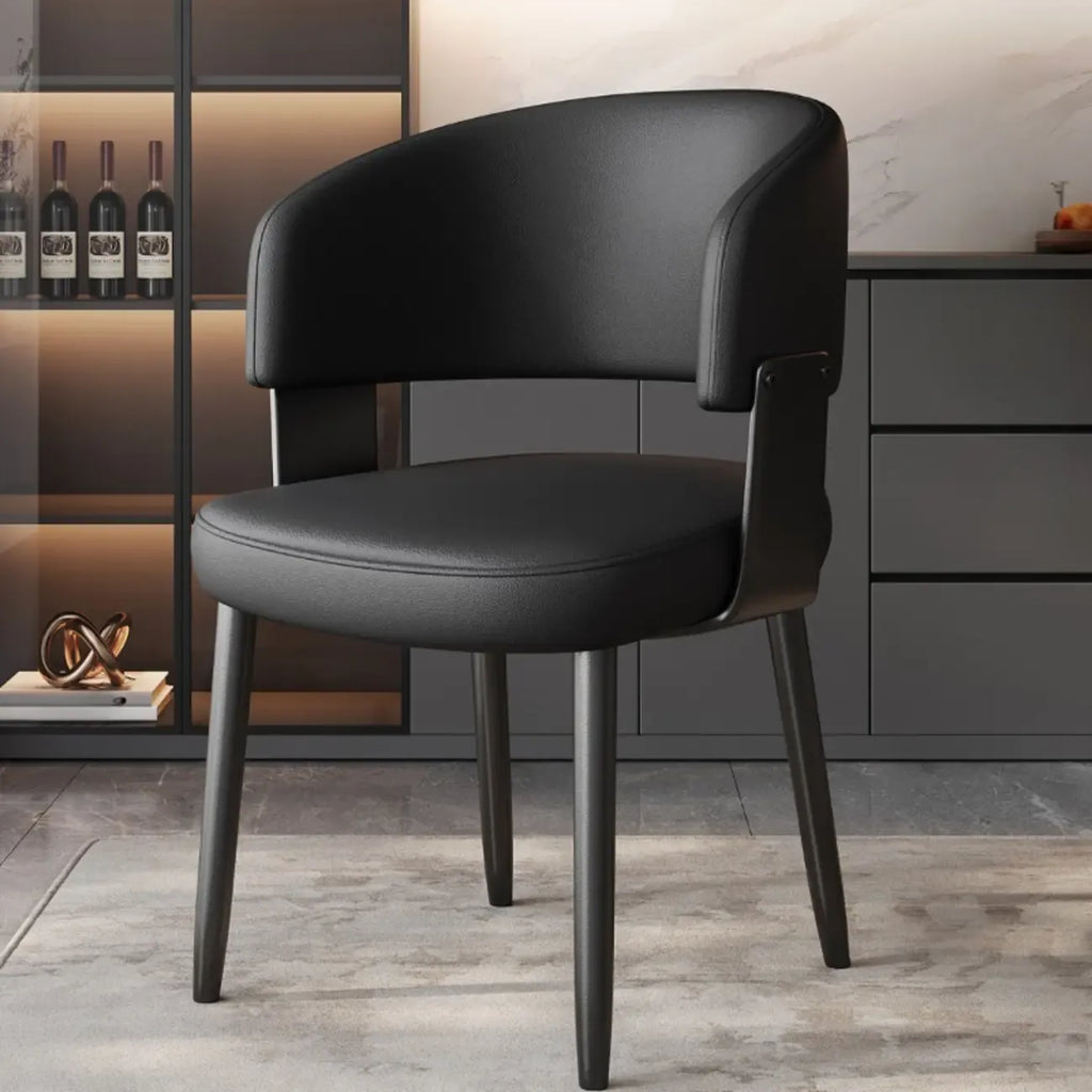 Modern gepolsterter Esszimmerstuhl in Glam-Optik mit Lederbezug