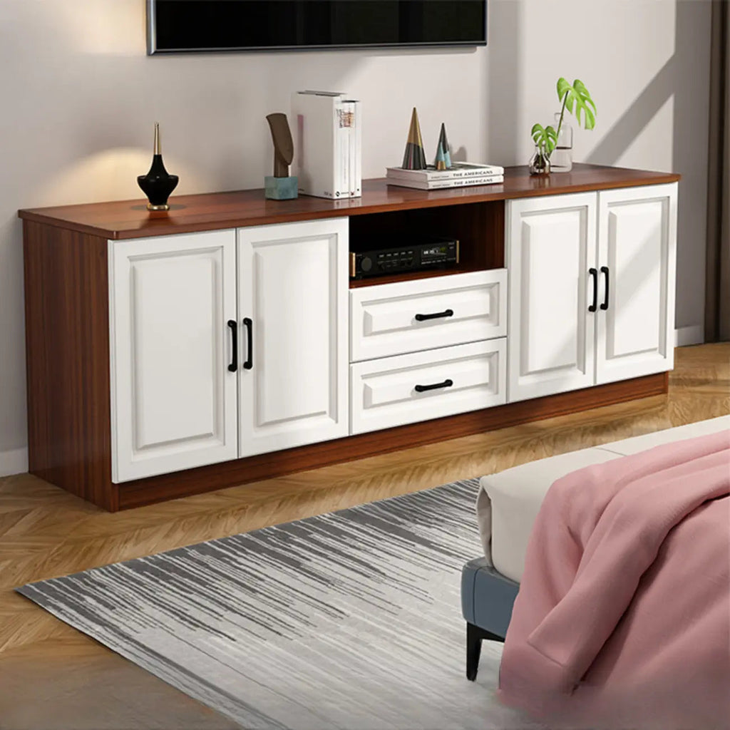 Moderner weißer TV-Schrank aus Holz mit Stauraum und Kabelmanagement