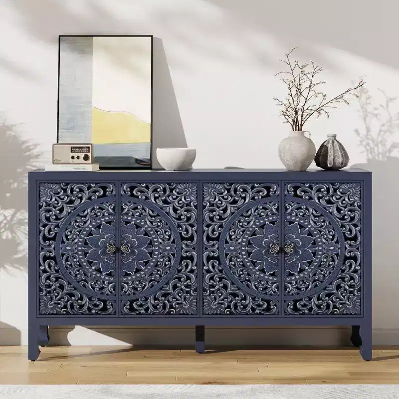 Buffetschrank mit Stauraum, rustikaler Aufbewahrungsschrank mit 4 geschnitzten Türen und verstellbarem Einlegeboden, Sideboard aus Holz als Akzentmöbel