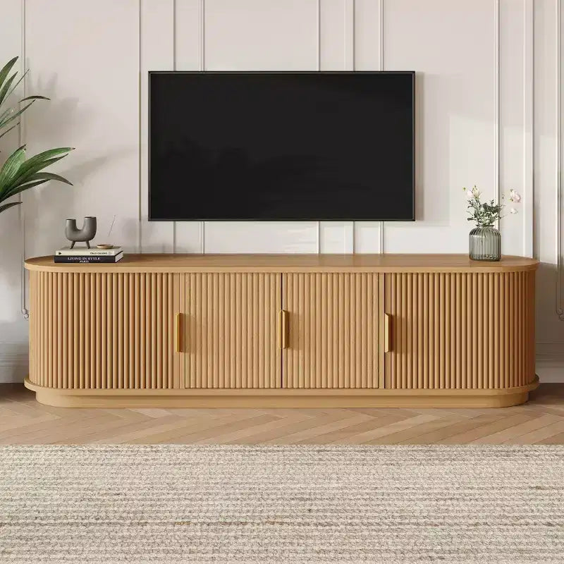 GDFStudio Roy Bauernhaus-TV-Ständer aus Holz mit verschiebbarer Rollladentür und verstellbarem Stauraum