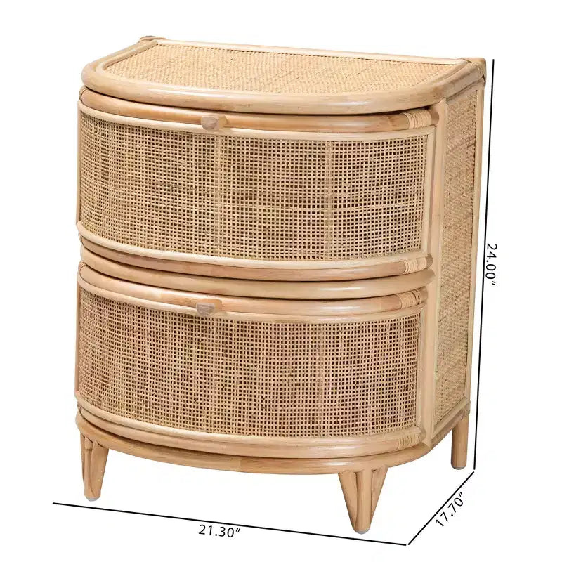 bali & pari Oleta moderner Nachttisch im Boho-Stil aus natürlichem Rattan in Braun mit 2 Schubladen