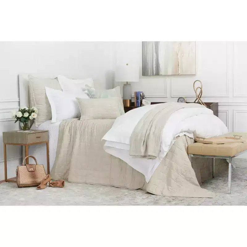 EY Essentials Vance Dove King Matelassé-Bettüberwurf mit geometrischem Chevron-Muster