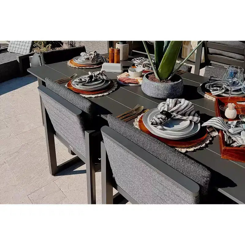 PURPLE LEAF luxuriöses Outdoor-Essgruppe aus Aluminium mit Tisch und Stühlen sowie abnehmbaren, dicken Sitzkissen